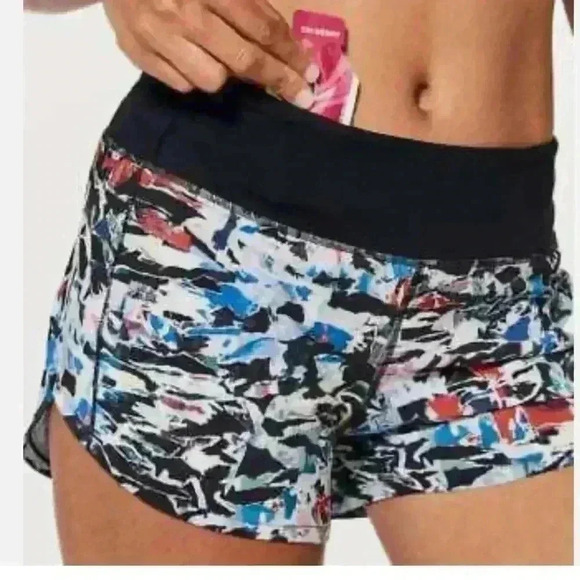 Lululemon women’s short - Picture 2 of 14